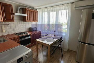 1-к квартира, 40 м², 9/9 эт.